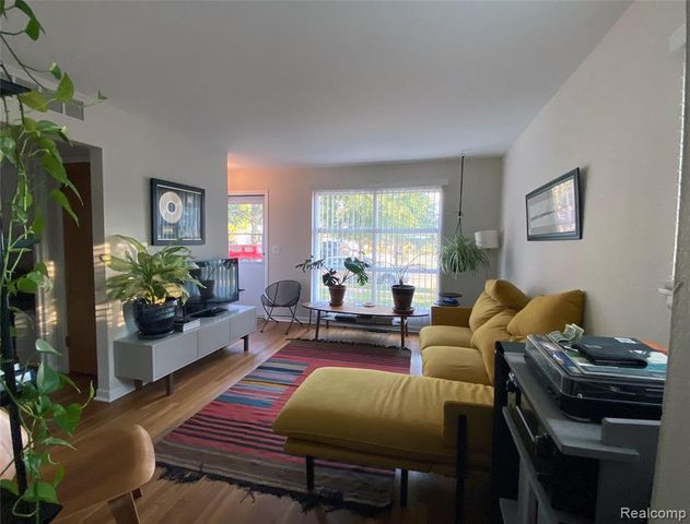 1377 Chapin Avenue, Birmingham, MI 48009