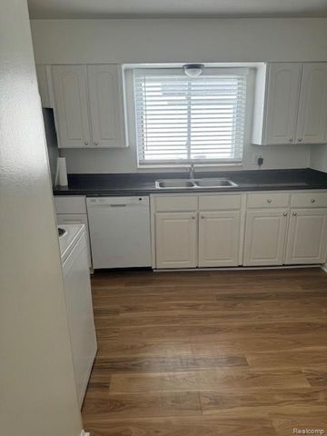 1377 Chapin Avenue, Birmingham, MI 48009
