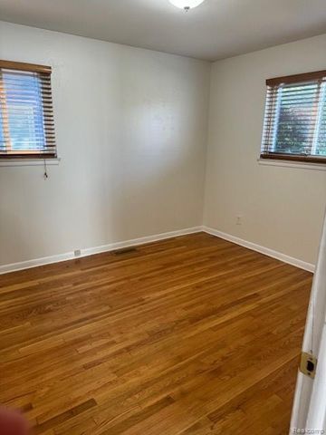 1377 Chapin Avenue, Birmingham, MI 48009