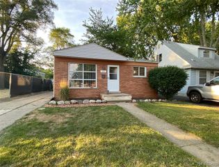 1377 Chapin Avenue, Birmingham, MI 48009