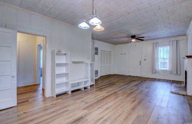 2028 Johnston Avenue, Conway, AR 72034