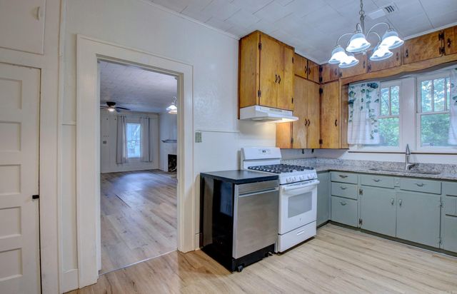 2028 Johnston Avenue, Conway, AR 72034