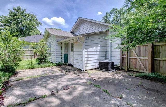 2028 Johnston Avenue, Conway, AR 72034