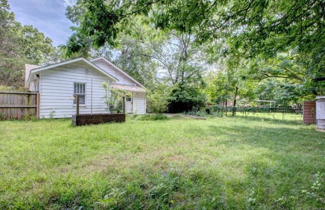 2028 Johnston Avenue, Conway, AR 72034
