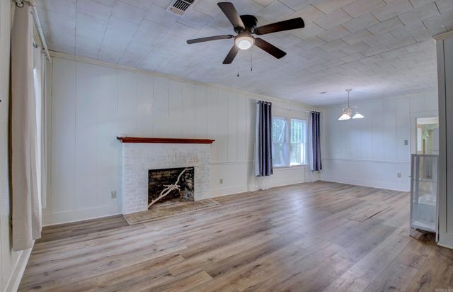 2028 Johnston Avenue, Conway, AR 72034