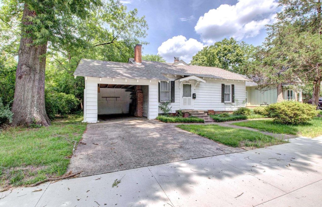 2028 Johnston Avenue, Conway, AR 72034