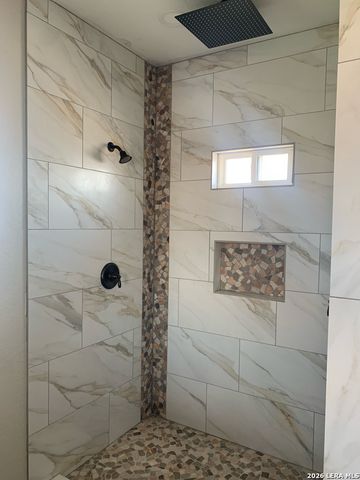 128 Woodbridge, La Vernia, TX 78121