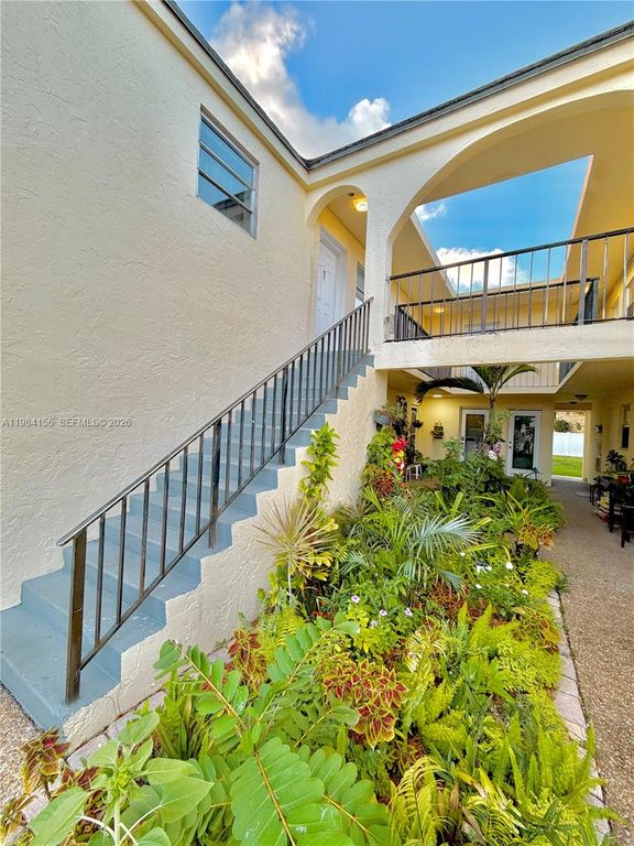 1147 NW 9th Ave 6, Fort Lauderdale, FL 33311