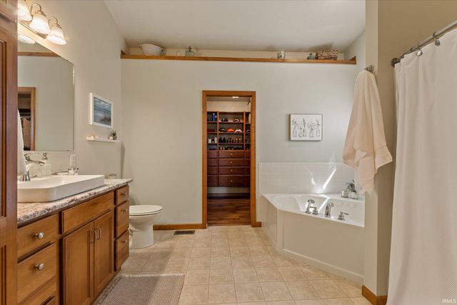 51921 Primrose Road, South Bend, IN 46628