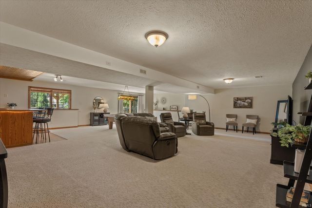 51921 Primrose Road, South Bend, IN 46628