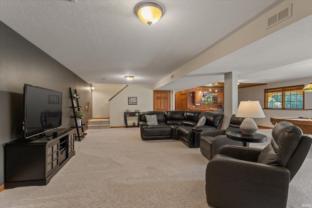 51921 Primrose Road, South Bend, IN 46628