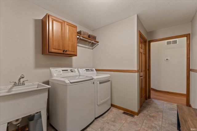 51921 Primrose Road, South Bend, IN 46628
