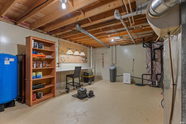 51921 Primrose Road, South Bend, IN 46628