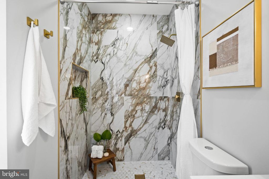 Image 40 of property listing at 3015 WYLIE AVE, Baltimore, MD 21215