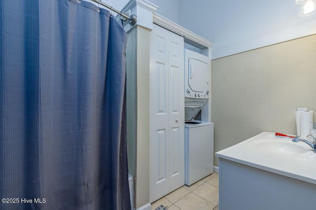 1407 Arendell Street, Morehead City, NC 28557