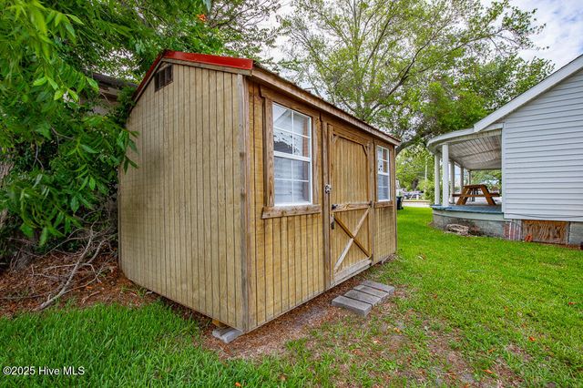 1407 Arendell Street, Morehead City, NC 28557