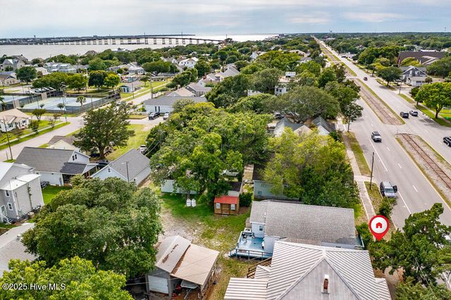 1407 Arendell Street, Morehead City, NC 28557