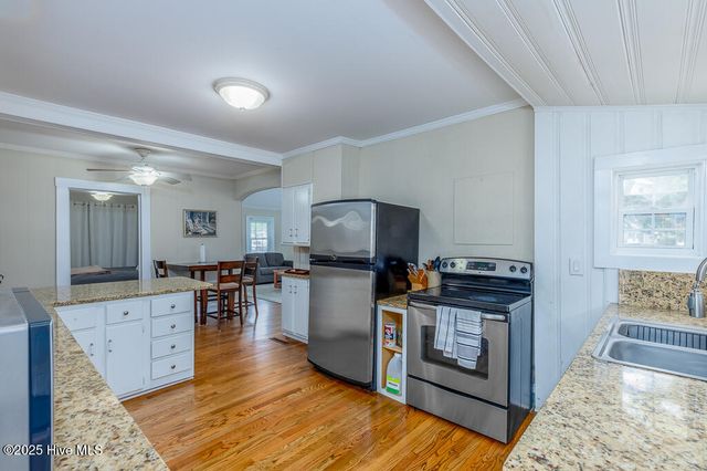 1407 Arendell Street, Morehead City, NC 28557