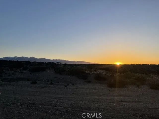 7860 Brooke, Oak Hills, CA 92344
