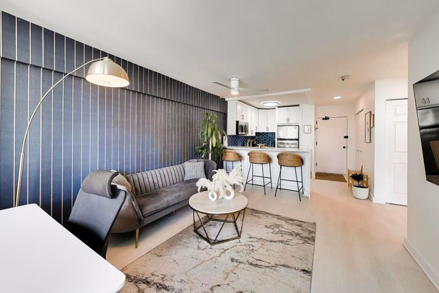 1255 N SANDBURG Terrace 1505, Chicago, IL 60610