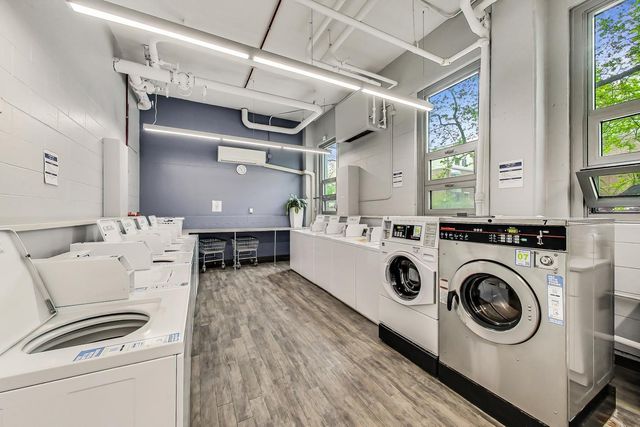 1255 N SANDBURG Terrace 1505, Chicago, IL 60610