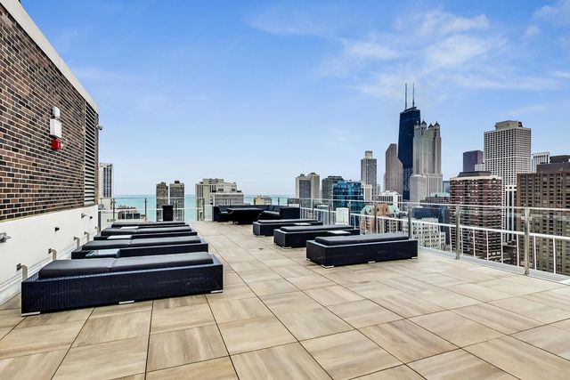 1255 N SANDBURG Terrace 1505, Chicago, IL 60610