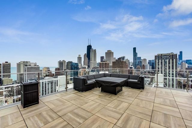1255 N SANDBURG Terrace 1505, Chicago, IL 60610