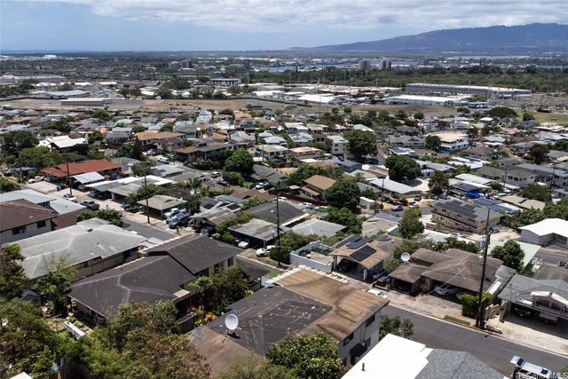 1347 Wanaka Street, Honolulu, HI 96818