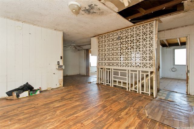 1347 Wanaka Street, Honolulu, HI 96818