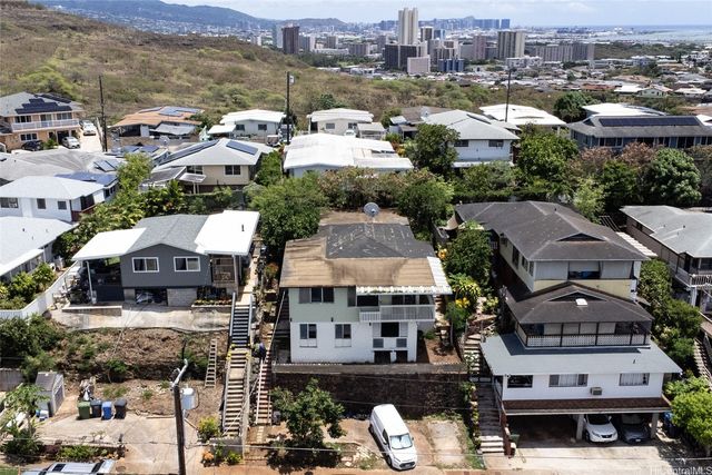 1347 Wanaka Street, Honolulu, HI 96818