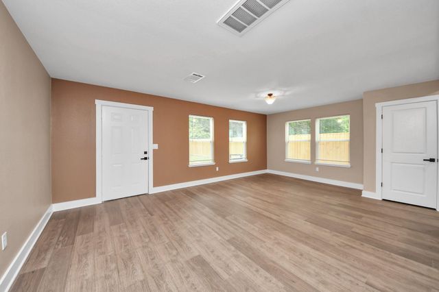 2430 Dolly Wright Street B, Houston, TX 77088