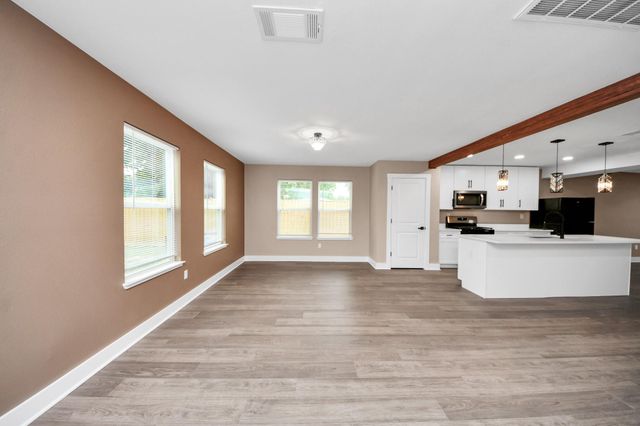 2430 Dolly Wright Street B, Houston, TX 77088
