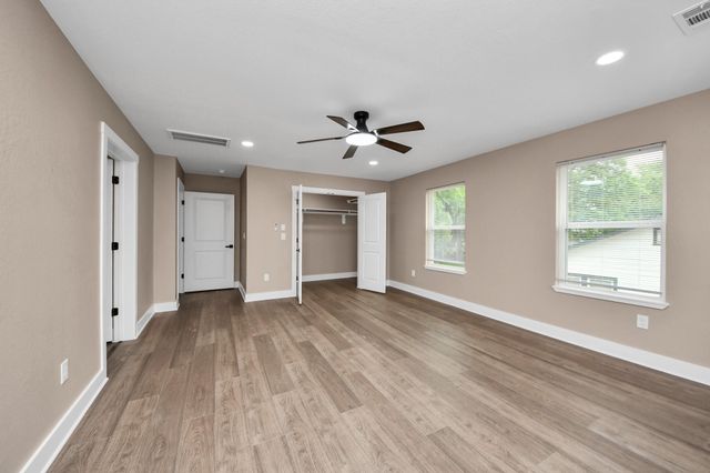 2430 Dolly Wright Street B, Houston, TX 77088