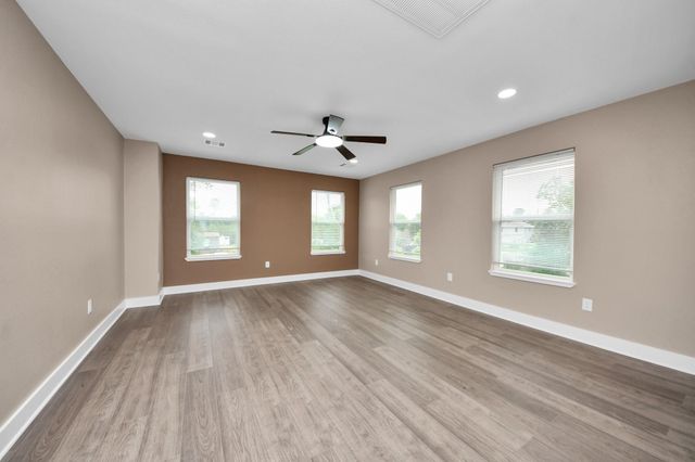 2430 Dolly Wright Street B, Houston, TX 77088