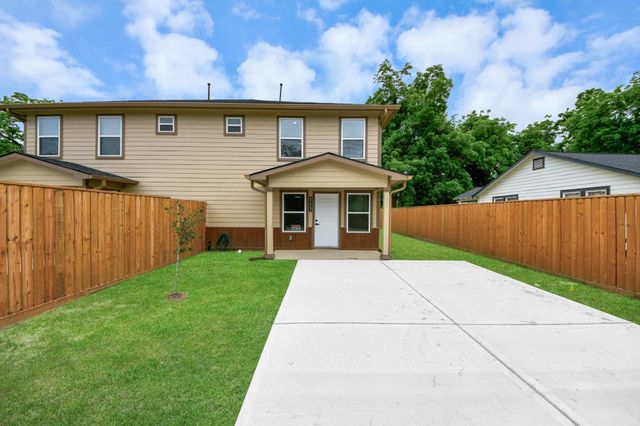 2430 Dolly Wright Street B, Houston, TX 77088