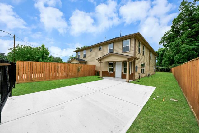 2430 Dolly Wright Street B, Houston, TX 77088