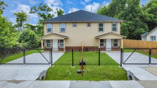 2430 Dolly Wright Street B, Houston, TX 77088