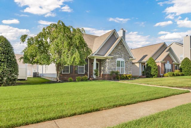 184 Whitman Aly, Clarksville, TN 37043