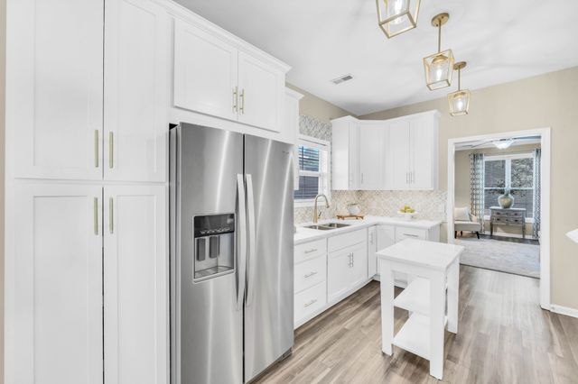 184 Whitman Aly, Clarksville, TN 37043