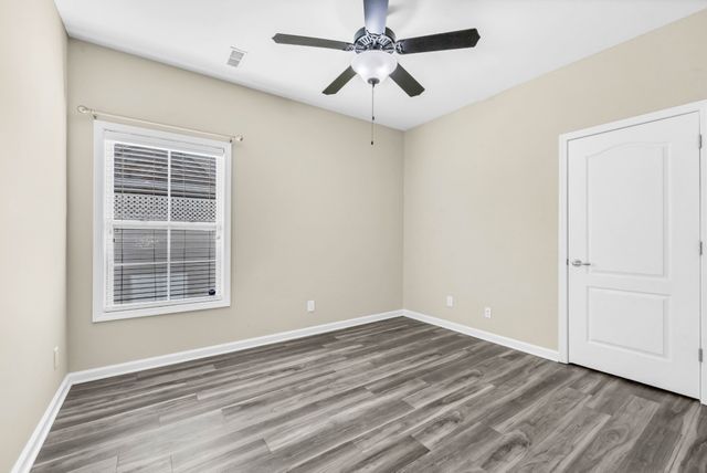 184 Whitman Aly, Clarksville, TN 37043