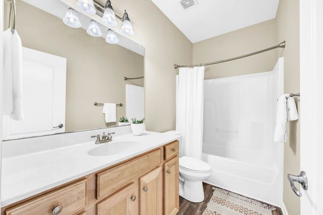 184 Whitman Aly, Clarksville, TN 37043