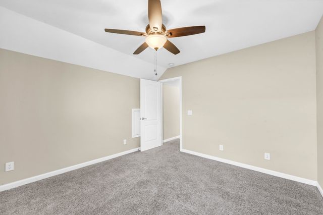 184 Whitman Aly, Clarksville, TN 37043