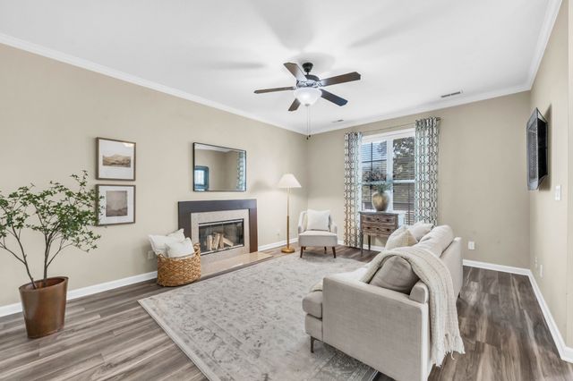 184 Whitman Aly, Clarksville, TN 37043