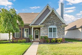 184 Whitman Aly, Clarksville, TN 37043