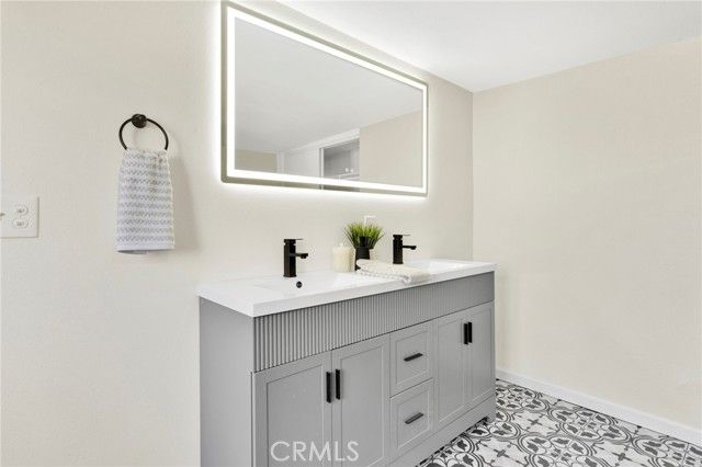 14344 Central Road, Apple Valley, CA 92307