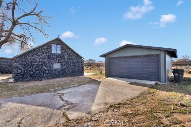 14344 Central Road, Apple Valley, CA 92307