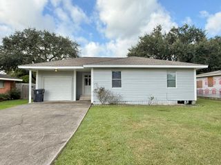 865 Turner Drive, Bridge City, TX 77611