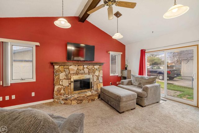 20530 Broadacres Street, Clinton Township, MI 48035