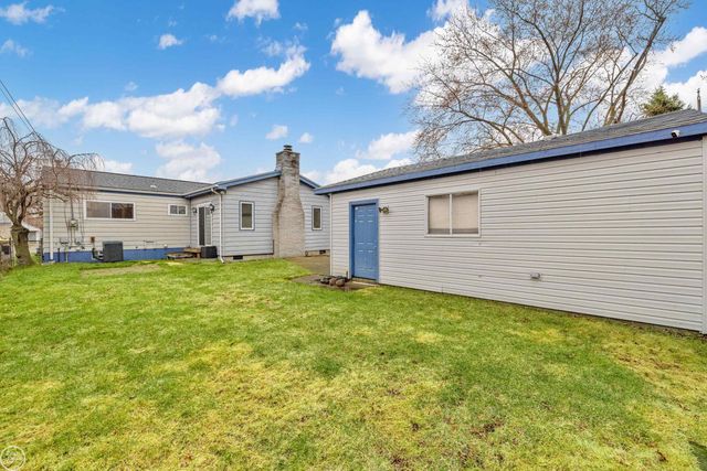 20530 Broadacres Street, Clinton Township, MI 48035