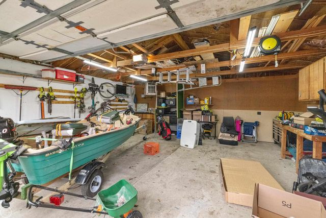 20530 Broadacres Street, Clinton Township, MI 48035